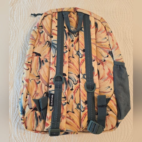 NWT Dakine Banana Print Cubby Pack Backpack, 12L - Picture 3 of 6